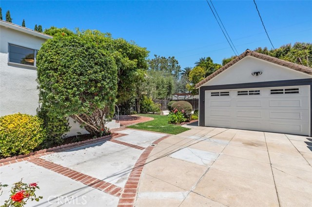 2340 Camden Avenue, Los Angeles CA: https://media.crmls.org/medias/1e9ff9d0-0fe4-4a1e-95a9-c036ce647565.jpg