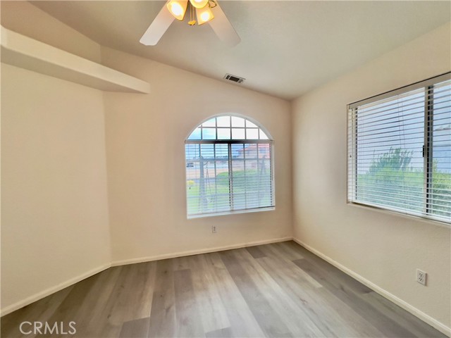 Detail Gallery Image 4 of 30 For 17980 Lakeview Dr, Victorville,  CA 92395 - 3 Beds | 2 Baths