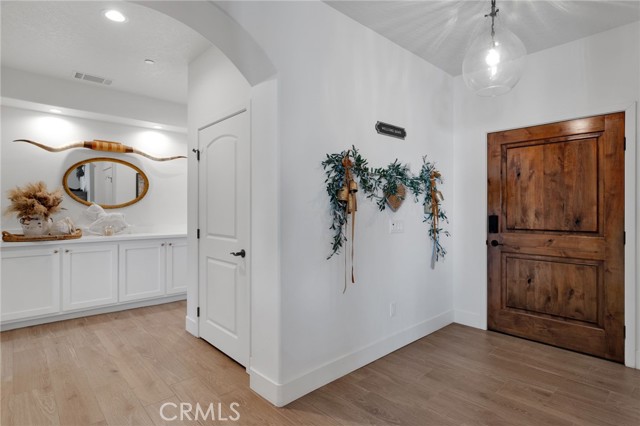 Detail Gallery Image 8 of 71 For 8357 Macron, Oak Hills,  CA 92344 - 4 Beds | 3 Baths