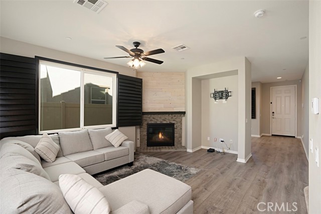 Detail Gallery Image 11 of 47 For 31107 Waterton Ct., Murrieta,  CA 92563 - 5 Beds | 3 Baths