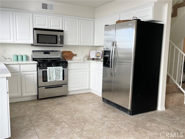 Detail Gallery Image 9 of 46 For 4315 W 145th St #10,  Lawndale,  CA 90260 - 3 Beds | 2/1 Baths