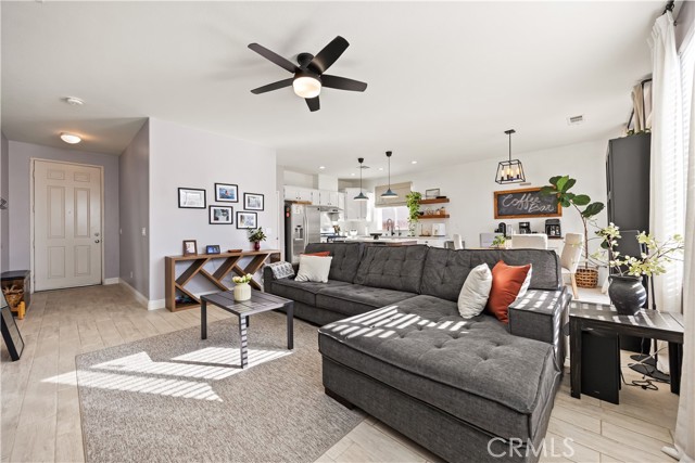 Detail Gallery Image 5 of 50 For 15592 Red Oak, Victorville,  CA 92394 - 3 Beds | 2 Baths