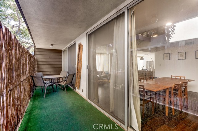 Detail Gallery Image 22 of 32 For 615 E Olive a,  Burbank,  CA 91501 - 2 Beds | 2 Baths