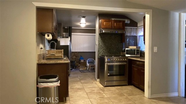 11748 Douglas, Yucaipa CA: https://media.crmls.org/medias/1ea186a1-225c-4243-b20f-99d912bd5d86.jpg