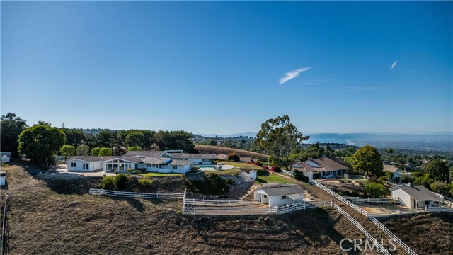 13 Buggy Whip Drive, Rolling Hills CA: https://media.crmls.org/medias/1ea2378f-4990-448a-83cc-d28abae07976.jpg