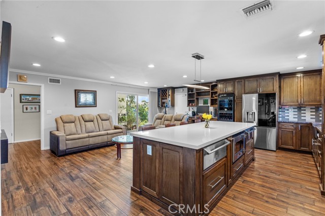 Detail Gallery Image 6 of 34 For 8674 Vine Valley, Sun Valley,  CA 91352 - 3 Beds | 2 Baths