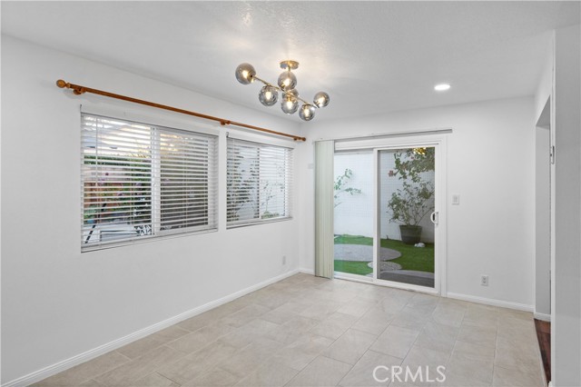 Detail Gallery Image 8 of 18 For 24 Lancewood Way, Irvine,  CA 92612 - 3 Beds | 3 Baths