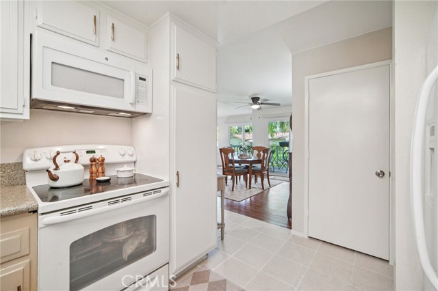 Detail Gallery Image 10 of 33 For 2402 via Mariposa 1e,  Laguna Woods,  CA 92637 - 2 Beds | 2 Baths