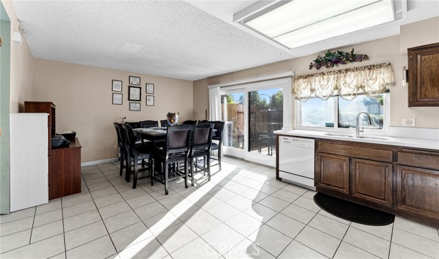 Detail Gallery Image 9 of 28 For 694 Rosewood Ln, San Dimas,  CA 91773 - 3 Beds | 2/1 Baths