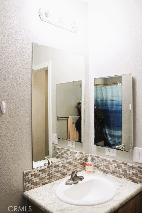 29021 Bouquet Canyon Road, Saugus CA: https://media.crmls.org/medias/1ea3ee8b-55b0-477c-80ed-e345615b87aa.jpg