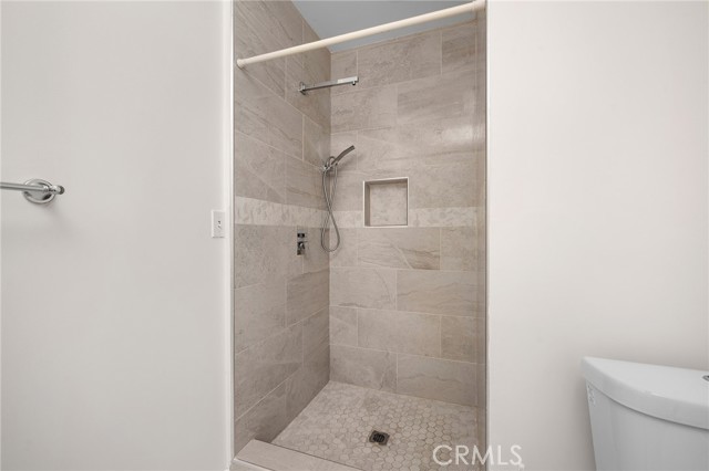 Detail Gallery Image 14 of 24 For 7058 Willis Ave, Van Nuys,  CA 91405 - 3 Beds | 2 Baths