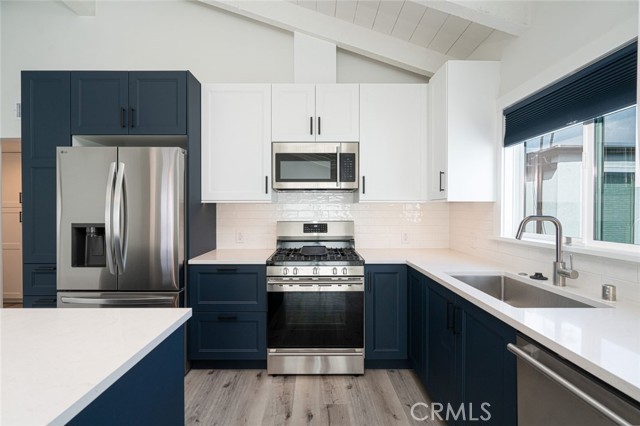 Detail Gallery Image 8 of 34 For 905 W Balboa, Newport Beach,  CA 92661 - 4 Beds | 2 Baths