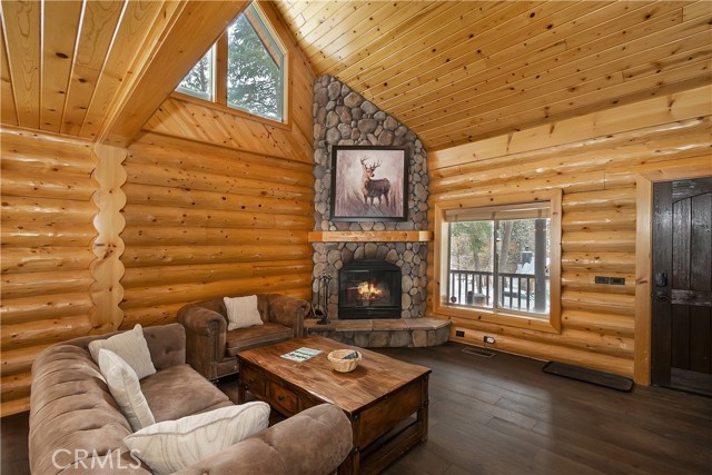 Detail Gallery Image 13 of 50 For 43442 Bow Canyon, Big Bear Lake,  CA 92315 - 3 Beds | 2 Baths