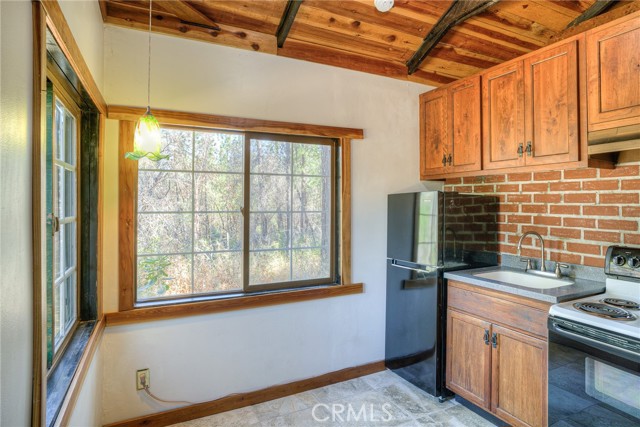 Detail Gallery Image 12 of 66 For 110 Black Bear Rd, Berry Creek,  CA 95916 - 2 Beds | 2 Baths