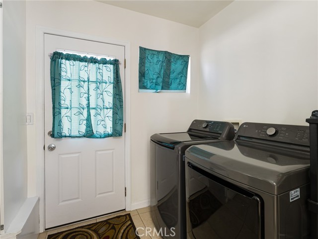 1735 257th Street, Lomita CA: https://media.crmls.org/medias/1ea749bb-44bd-48f9-92bd-7b1da62ede38.jpg