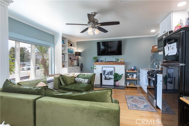 21682 Impala Lane, Huntington Beach CA: https://media.crmls.org/medias/1ea76e48-ce21-4253-8716-5409b03de275.jpg