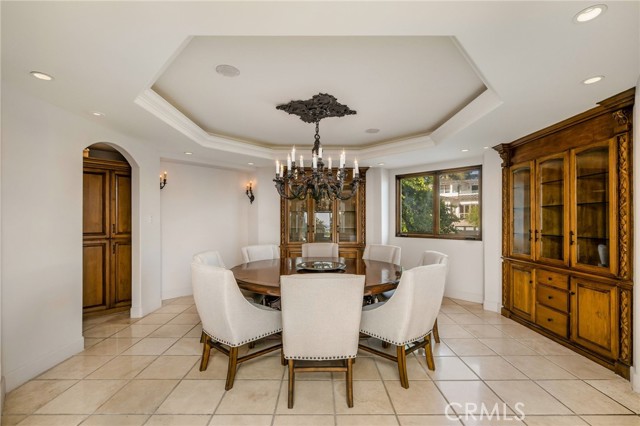 215 S Poinsettia Avenue, Manhattan Beach CA: https://media.crmls.org/medias/1ea83a9c-5f5b-41d4-b3b7-e3b7ba99a592.jpg