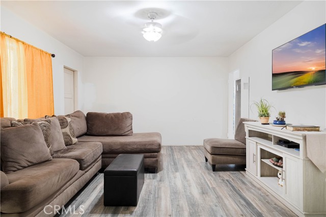 1250 W Camile Street, Santa Ana CA: https://media.crmls.org/medias/1ea88794-d82c-4f93-809f-f7a18006eb11.jpg