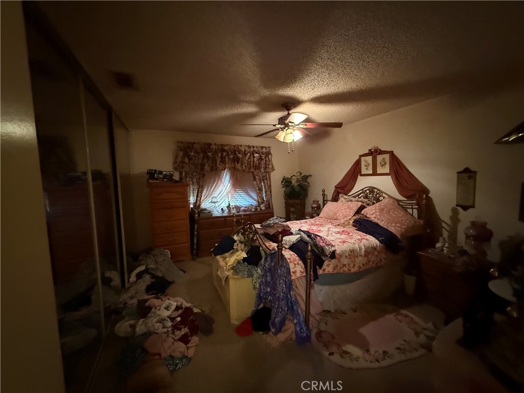 https://media.crmls.org/medias/1ea8f0c4-0b73-47c6-a04f-c1fff2248551.jpg?preset=X-Large