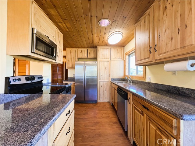 2200 St Anton Drive, Pine Mtn Club, California 93222, 3 Bedrooms Bedrooms, ,3 BathroomsBathrooms,Residential,For Sale,2200 St Anton Drive,CRSR24215720