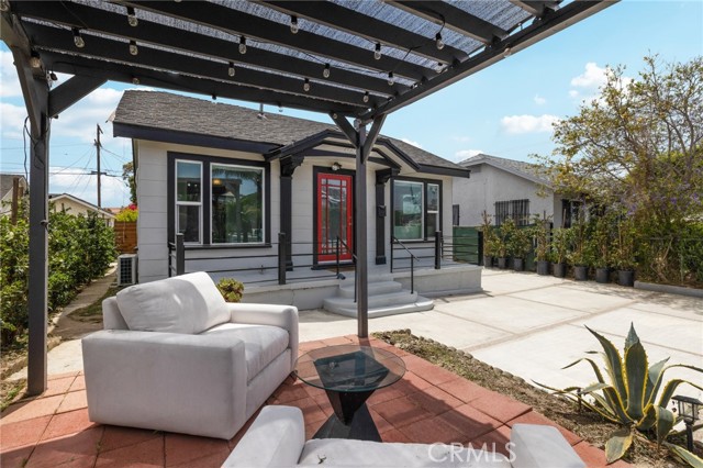 4562 W 17th Street, Los Angeles CA: https://media.crmls.org/medias/1ea9511c-91c3-42b8-9f36-c997118e7138.jpg