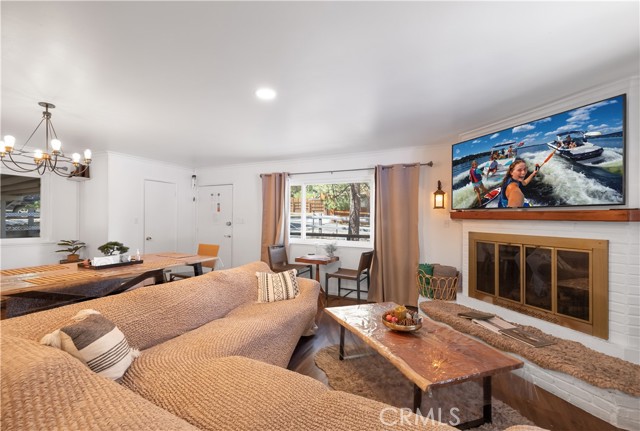 39309 Peak Lane, Big Bear Lake CA: https://media.crmls.org/medias/1ea9d641-3829-4ace-a1da-f95026166ea8.jpg