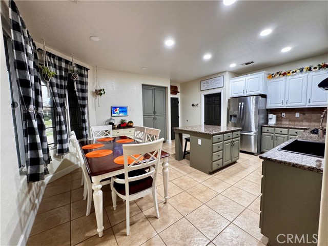 Detail Gallery Image 32 of 55 For 2945 W Vine, Visalia,  CA 93291 - 4 Beds | 2 Baths