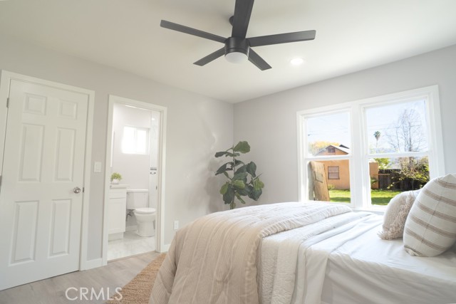 140 S Thompson Street, Hemet CA: https://media.crmls.org/medias/1eab0920-b8c5-4208-b6c6-79fb2df3309b.jpg