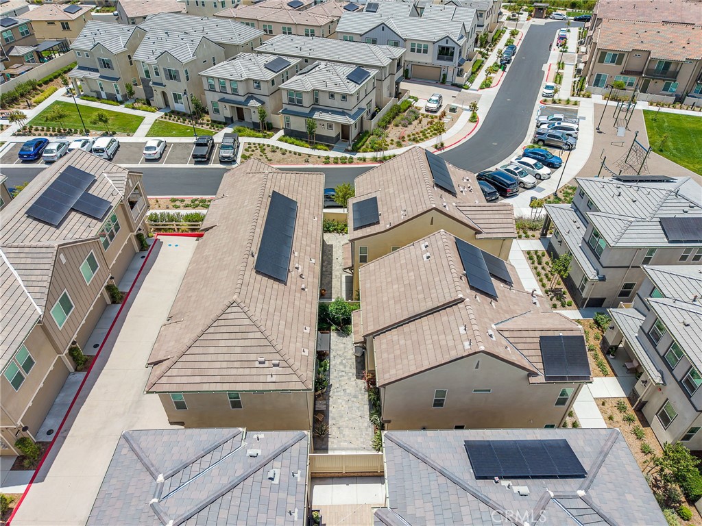 https://media.crmls.org/medias/1eab63b2-7588-4e3b-86b1-3219f1257466.jpg?preset=X-Large