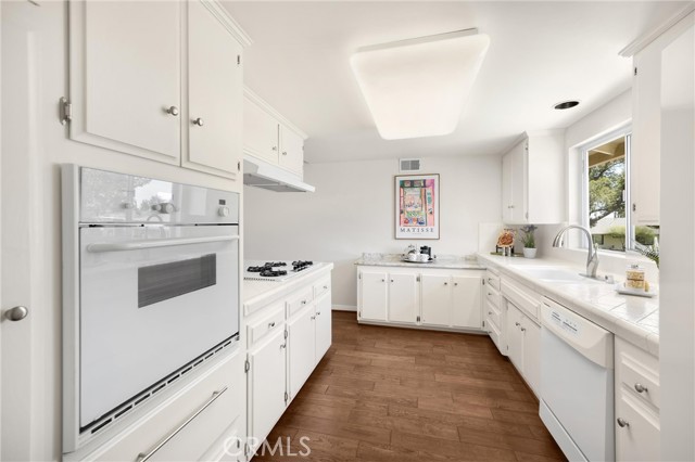 1753 N Albright Avenue, Upland CA: https://media.crmls.org/medias/1eac1075-54f6-4d64-aace-c4a38e6b5f24.jpg