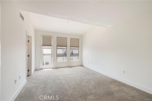 Detail Gallery Image 20 of 45 For 576 S Brea Bld, Brea,  CA 92821 - 2 Beds | 2/1 Baths