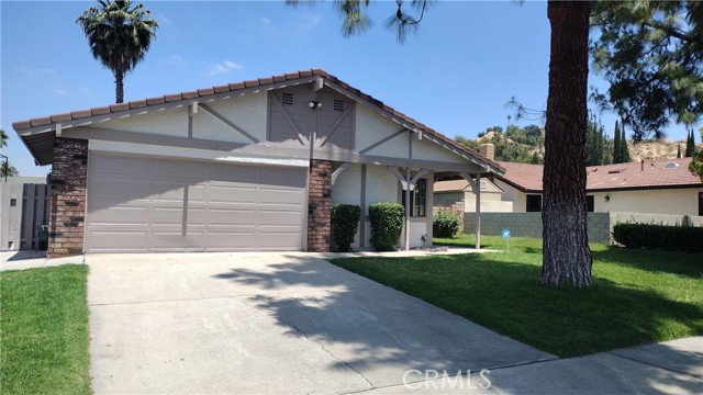 3387 Highcliff Rd, Riverside, CA 92506