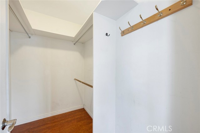 Detail Gallery Image 21 of 36 For 5027 Colfax Ave #1,  Valley Village,  CA 91601 - 3 Beds | 3 Baths