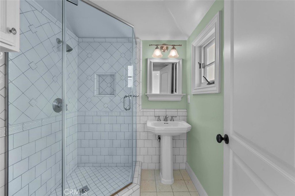 1eb009cd 2f32 45a7 B0b5 Ac31a0829798