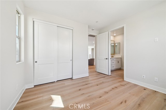 56 Chasma, Irvine CA: https://media.crmls.org/medias/1eb09781-fc20-4ea1-a8ec-b4c0a06e771f.jpg