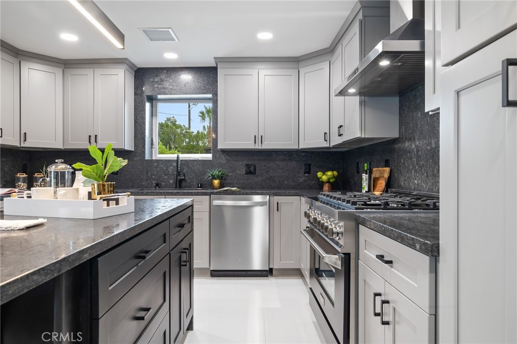 MLS #SR25265594 image #13