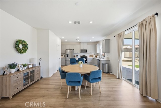 Detail Gallery Image 9 of 43 For 29168 Cahill Ct, Winchester,  CA 92596 - 5 Beds | 2/1 Baths