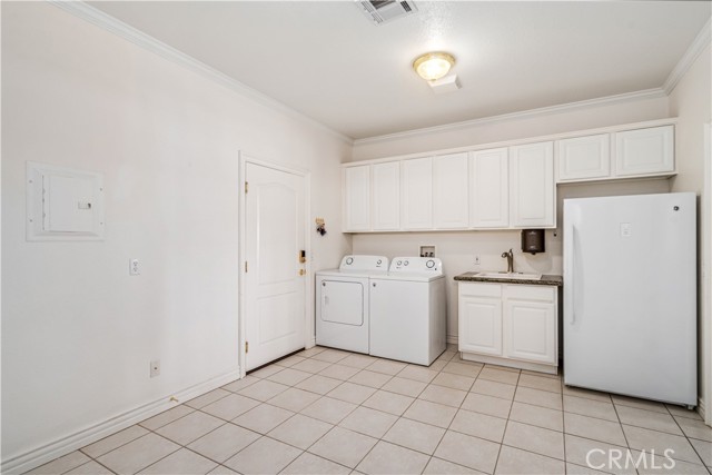 2608 Desert Rose Drive, Lancaster CA: https://media.crmls.org/medias/1eb15678-bd11-4d38-bea5-7f5fbc529605.jpg