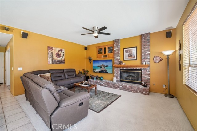 6586 Manzanita Court, Chino CA: https://media.crmls.org/medias/1eb1ab5e-c43a-48e4-a6bd-5c64bd5ed8f6.jpg