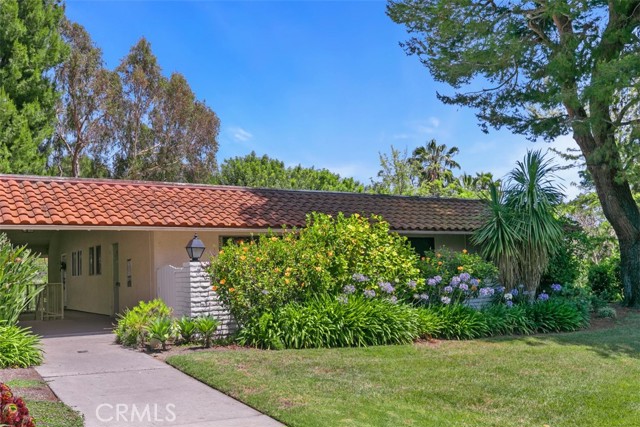 933 Avenida Majorca, Laguna Woods CA: https://media.crmls.org/medias/1eb250ee-5bf3-44f4-aec0-393a5ec60de1.jpg