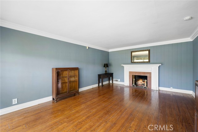 13617 Bassett Street, Valley Glen CA: https://media.crmls.org/medias/1eb385f8-9858-4370-bb16-f08946872928.jpg