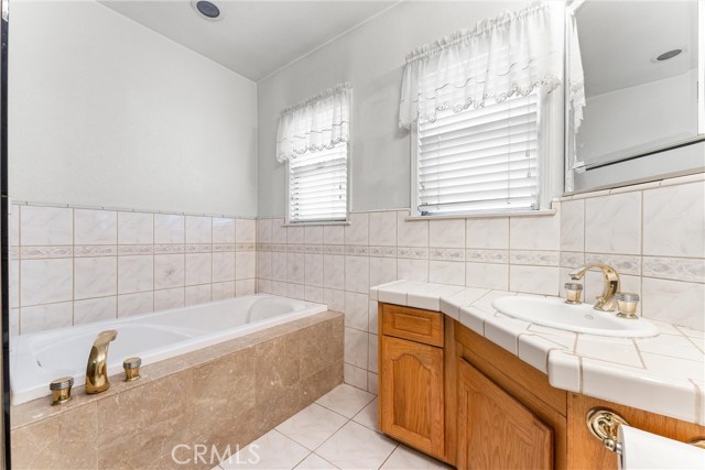 Detail Gallery Image 18 of 43 For 11004 S Van Ness Ave, Los Angeles,  CA 90047 - 2 Beds | 2 Baths