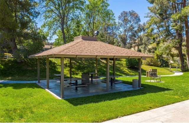 Detail Gallery Image 14 of 26 For 26172 Rainbow Glen, Newhall,  CA 91321 - 2 Beds | 2 Baths