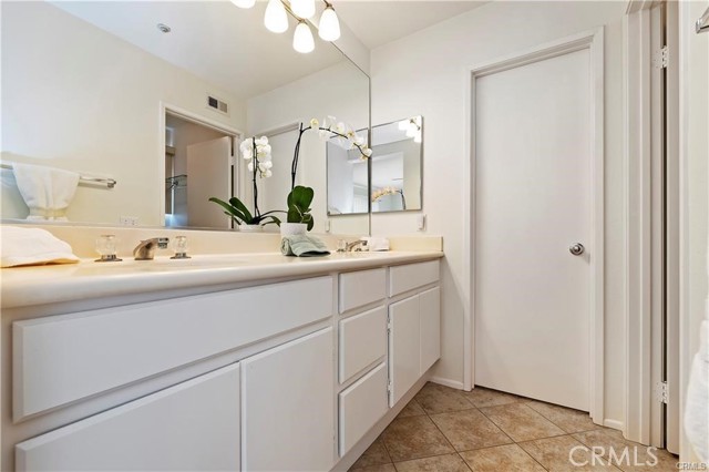 Detail Gallery Image 10 of 11 For 1508 Haddington Dr, Riverside,  CA 92507 - 3 Beds | 2/1 Baths