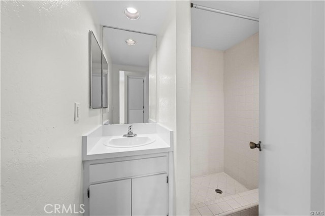 Detail Gallery Image 8 of 11 For 504 Orchid Ave, Corona Del Mar,  CA 92625 - 2 Beds | 1 Baths