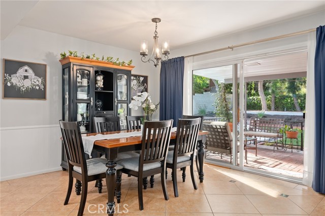 Detail Gallery Image 7 of 27 For 11917 Paso Robles, Granada Hills,  CA 91344 - 3 Beds | 2 Baths