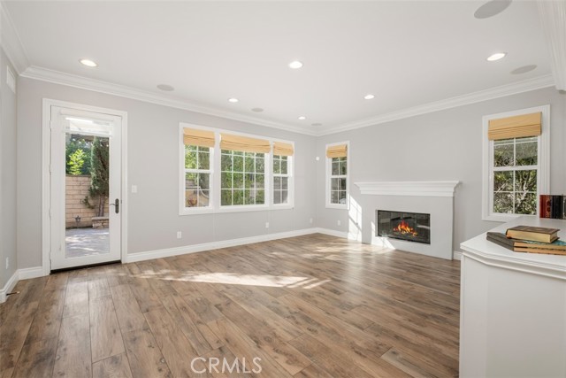 20 Townsend, Irvine CA: https://media.crmls.org/medias/1eb6f7f3-5b25-4420-ac99-f88a4a26795b.jpg