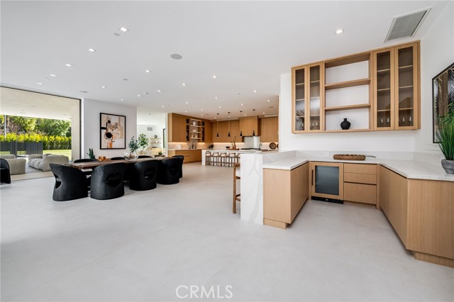 Detail Gallery Image 11 of 43 For 4930 Palomar Dr, Tarzana,  CA 91356 - 6 Beds | 6/1 Baths