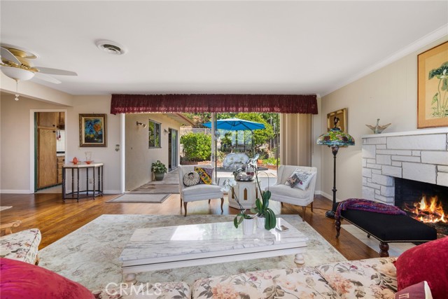30802 Marilyn Drive, Laguna Beach CA: https://media.crmls.org/medias/1eb73e27-2954-4c2a-b70d-4dbe2aa90e56.jpg
