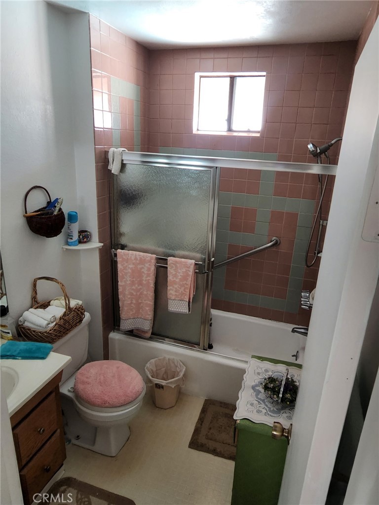 https://media.crmls.org/medias/1eb8815c-b782-4a44-98ba-48d9cf60c396.jpg?preset=X-Large